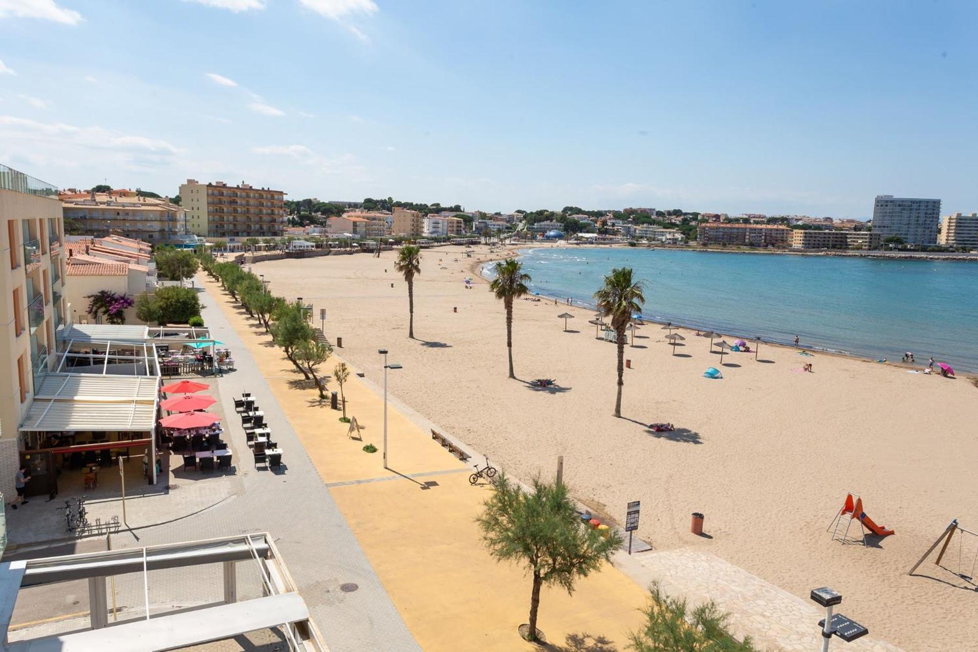 Passeig Del Mar Apartment L' Escala Bagian luar foto