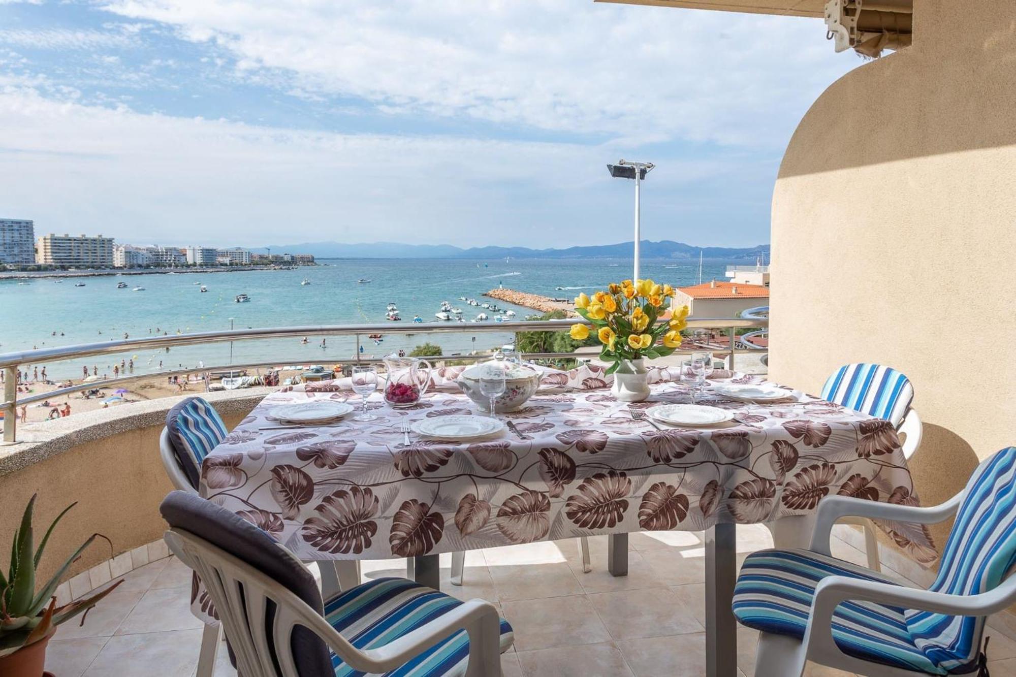 Passeig Del Mar Apartment L' Escala Bagian luar foto